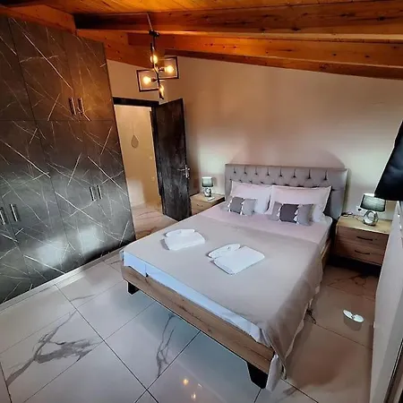 Athena's Penthouse Appartement