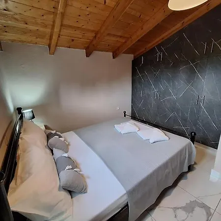 Athena's Penthouse Kokkínion